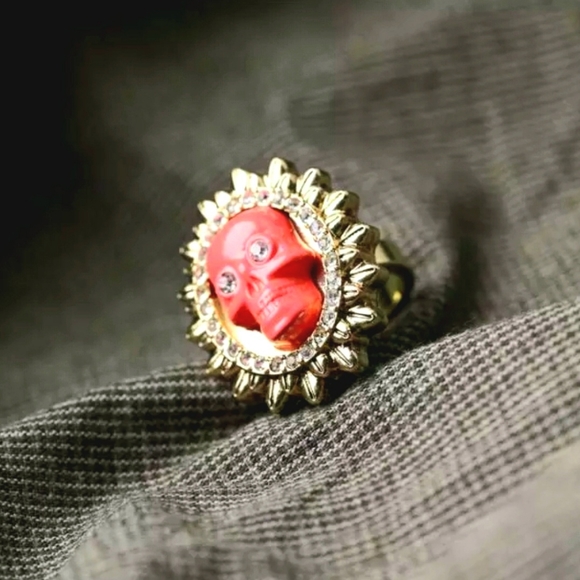 Women size 7 crystal pink skull ring - Picture 11 of 16